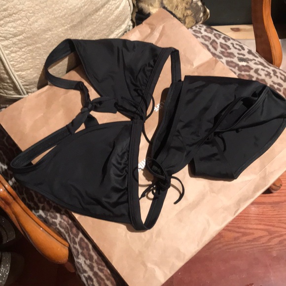 Swimsuits - Picture 2 of 4